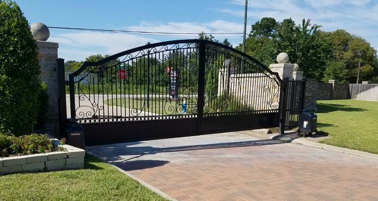 Eagle Gate Repair Service in Laguna Beach